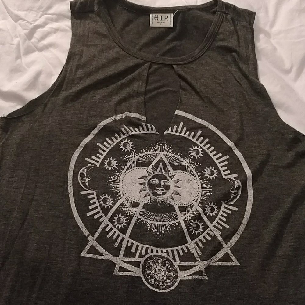 Super cute H.I.P. grey sleeveless keyhole Tshirt